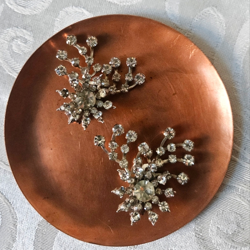 Vintage Rhinestone Atomic Burst Clip On Earrings or Collar Clips